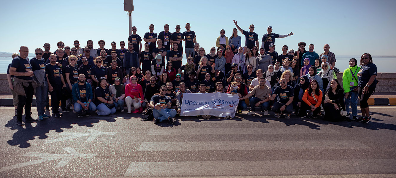 aboutus_volunteering_operation-smile_desktop_1334x600